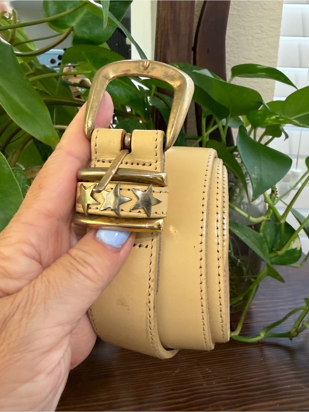 VTG Talbots Women’s Butter Yellow Leather Belt w/Brass Buckle & Star Accents Med